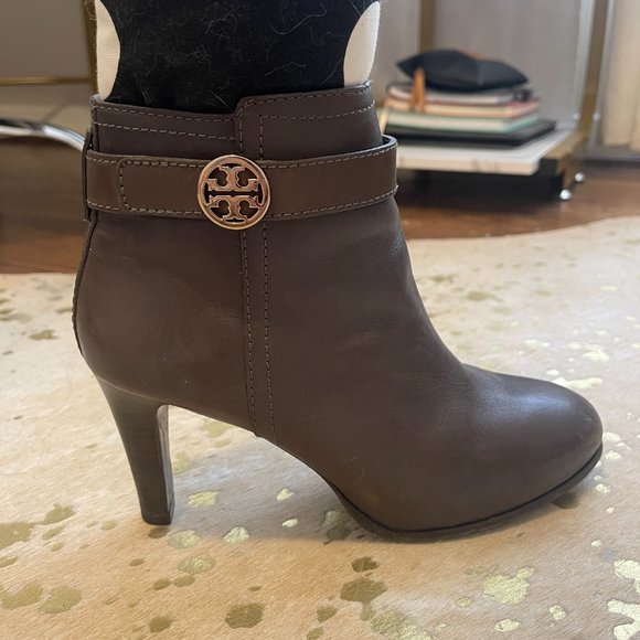 Tory Burch Bristol Brown Leather Zip High Heel Ankle Boots Size 8M - Picture 2 of 6